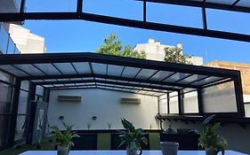 Apartamento con gran jardín privado